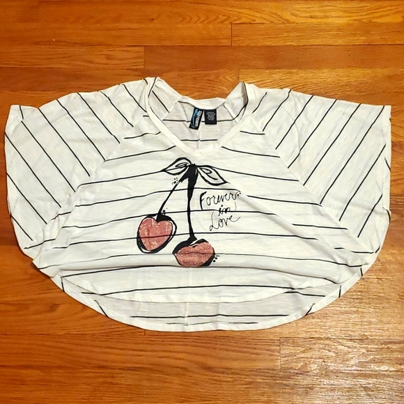 Tops - 🎉4/$8 Cute summer shirt womens size medium